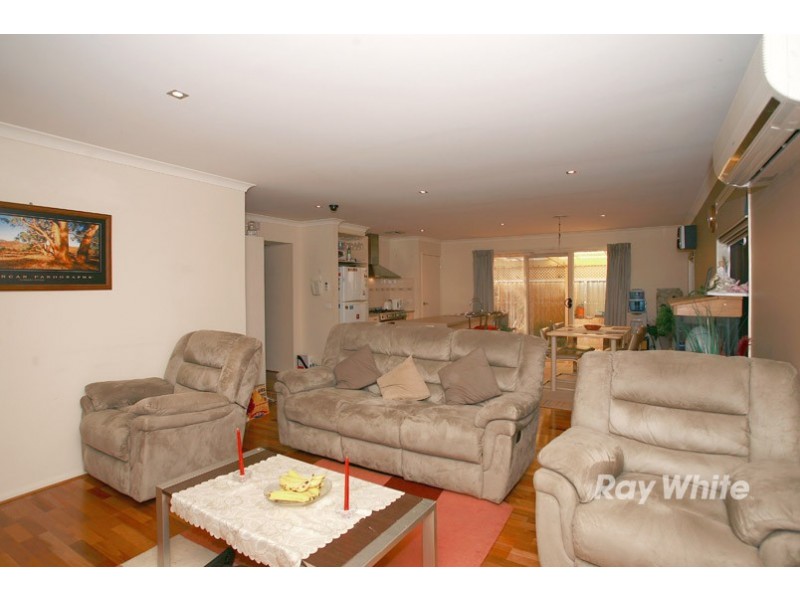 32 Greenaway Terrace, Cranbourne East VIC 3977