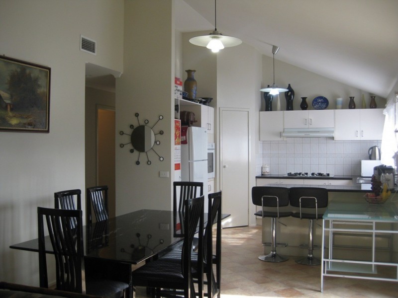 5 Manisa Place, Cranbourne West VIC 3977