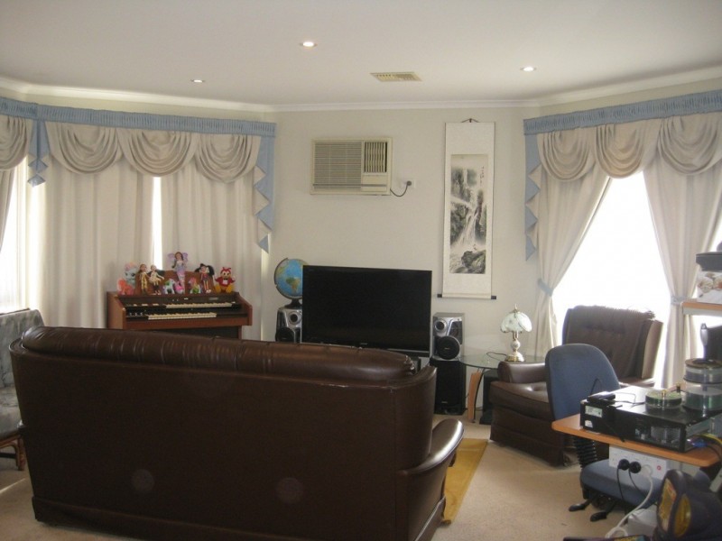 5 Manisa Place, Cranbourne West VIC 3977