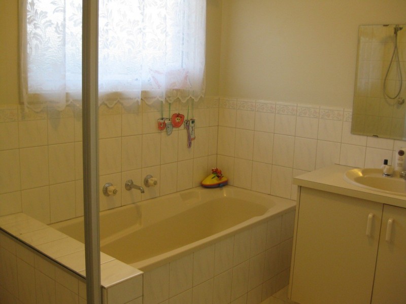 5 Manisa Place, Cranbourne West VIC 3977