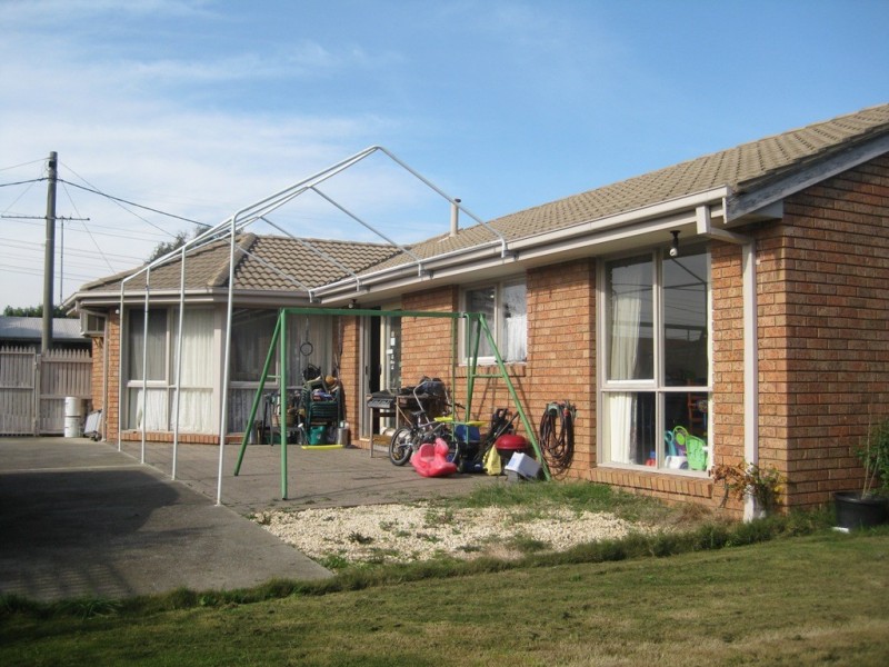 5 Manisa Place, Cranbourne West VIC 3977