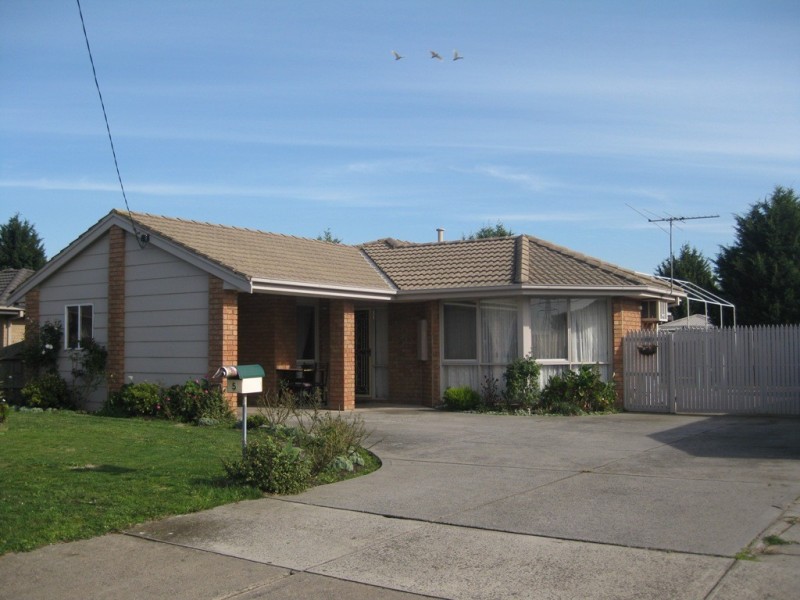 5 Manisa Place, Cranbourne West VIC 3977