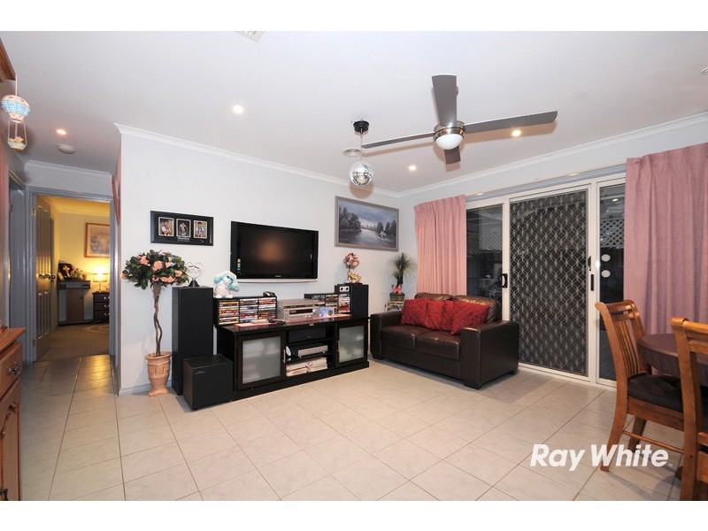 2 Greenbriar Way, Cranbourne West VIC 3977