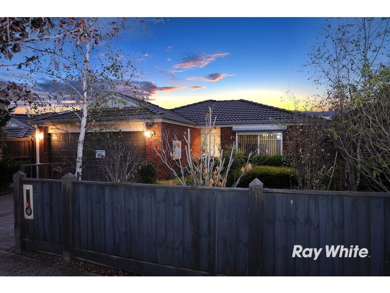 2 Greenbriar Way, Cranbourne West VIC 3977