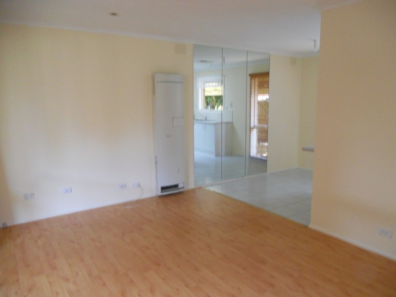 6 Valma Avenue, Cranbourne VIC 3977