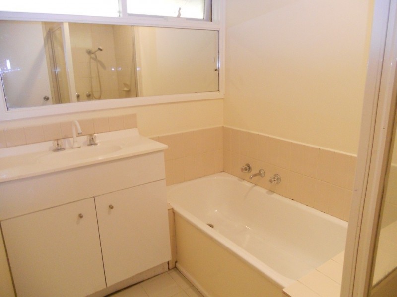 6 Valma Avenue, Cranbourne VIC 3977