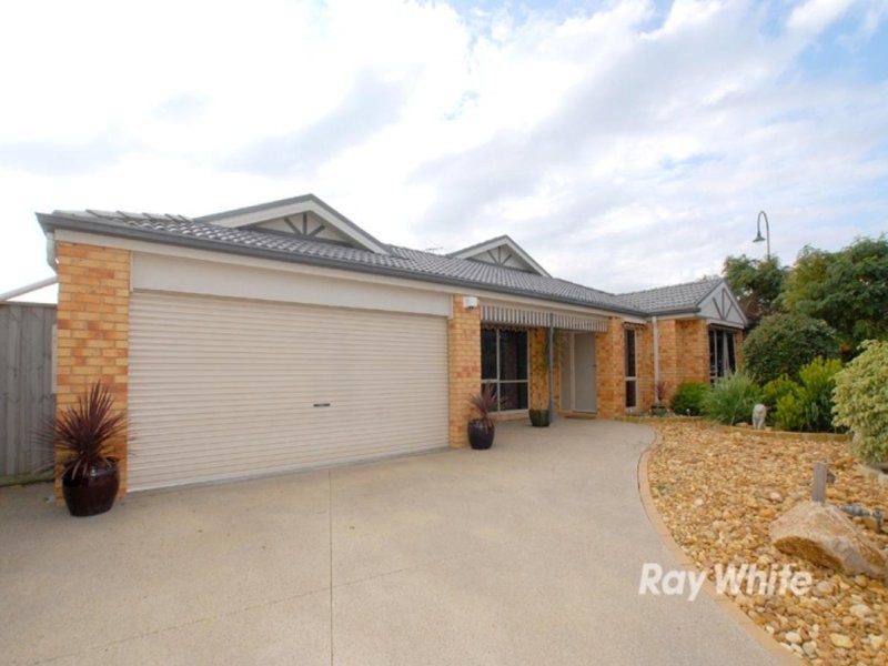 48 Brookland Greens Boulevard, Cranbourne VIC 3977