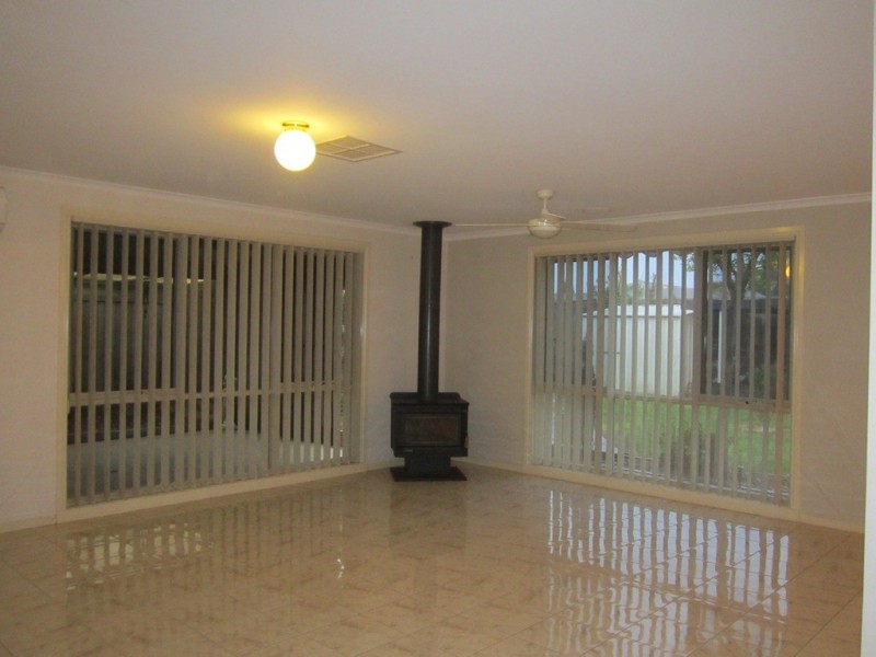 48 Brookland Greens Boulevard, Cranbourne VIC 3977