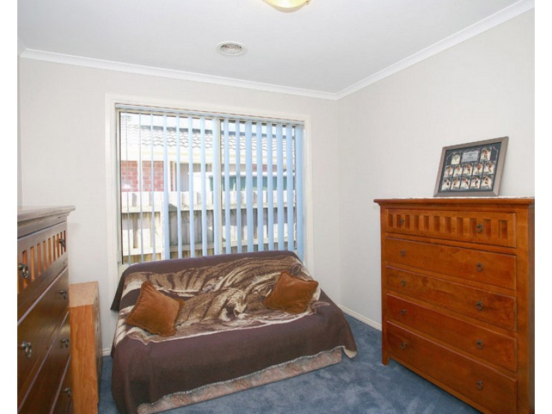 12 Tauna Place, Cranbourne West VIC 3977