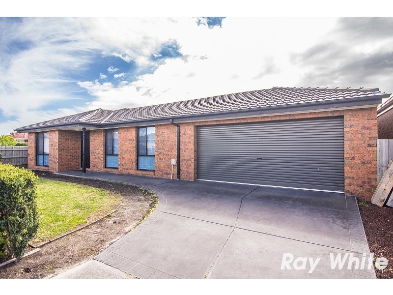 8 Kells Close, Cranbourne East VIC 3977