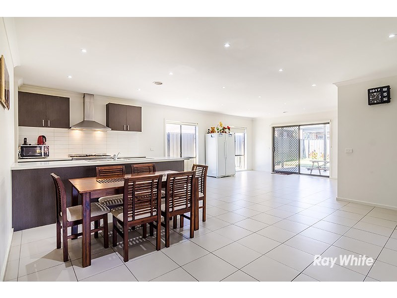 14 San Fratello Street, Clyde North VIC 3978