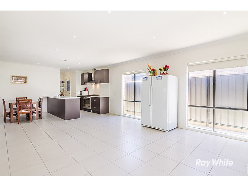 14 San Fratello Street, Clyde North VIC 3978