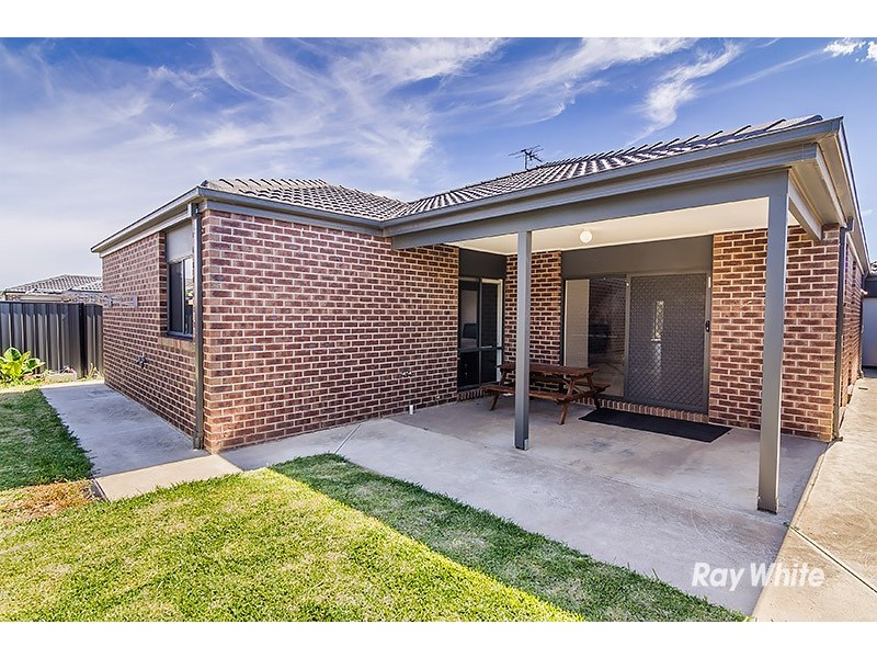 14 San Fratello Street, Clyde North VIC 3978