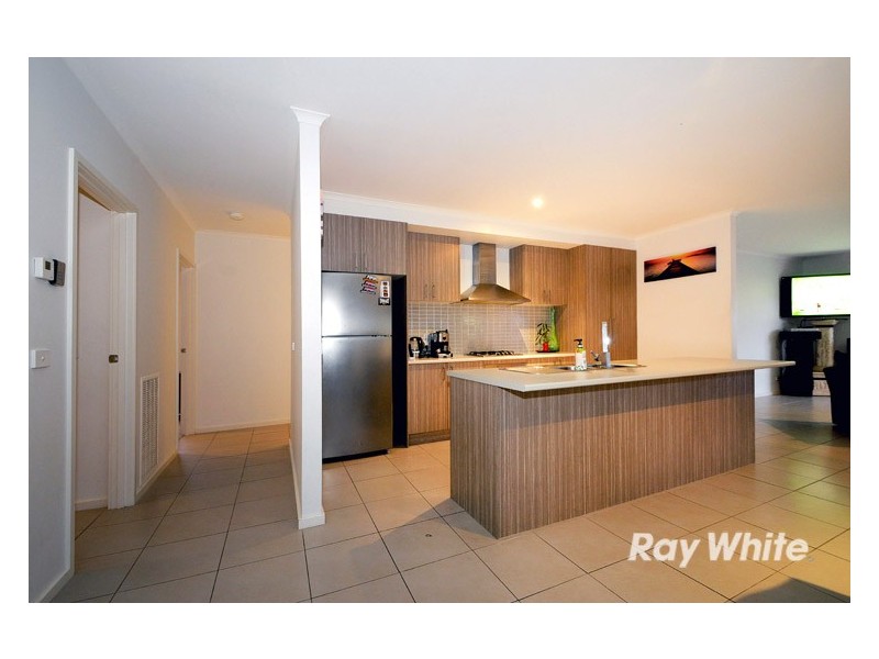 81 Charlbury Crescent, Cranbourne North VIC 3977