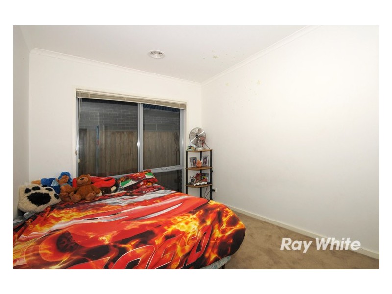 81 Charlbury Crescent, Cranbourne North VIC 3977