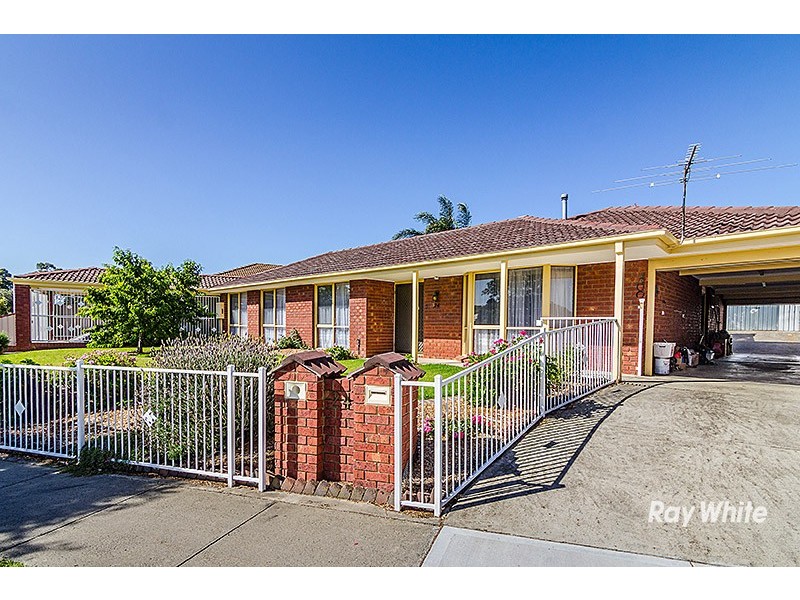 24 Courtenay Avenue, Cranbourne North VIC 3977