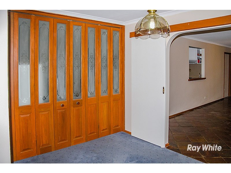 24 Courtenay Avenue, Cranbourne North VIC 3977