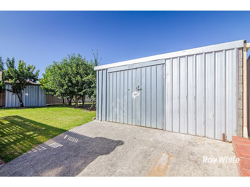 24 Courtenay Avenue, Cranbourne North VIC 3977