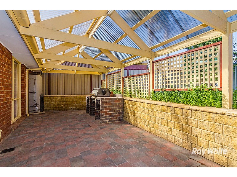 24 Courtenay Avenue, Cranbourne North VIC 3977