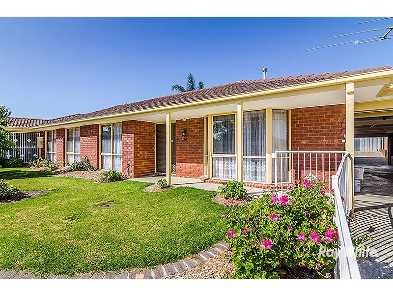 24 Courtenay Avenue, Cranbourne North VIC 3977