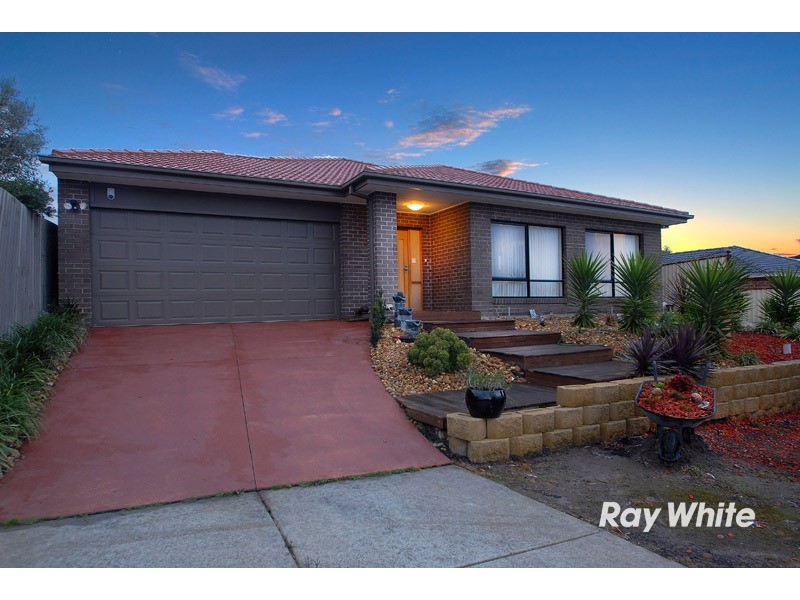 4 Elphin Close, Lynbrook VIC 3975