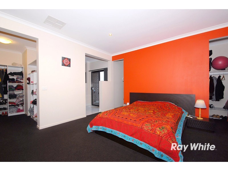 4 Elphin Close, Lynbrook VIC 3975