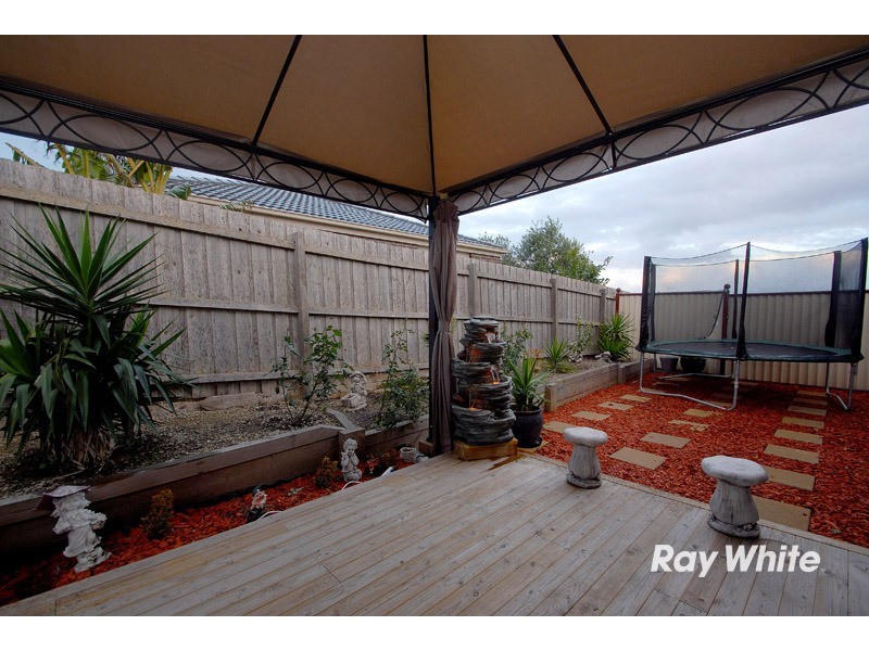 4 Elphin Close, Lynbrook VIC 3975