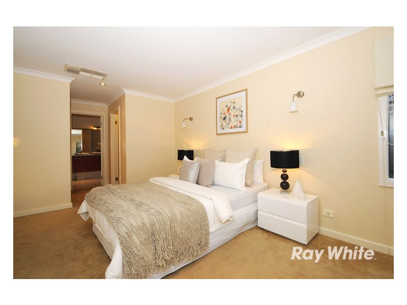 12 Glenbrook Crescent, Lynbrook VIC 3975