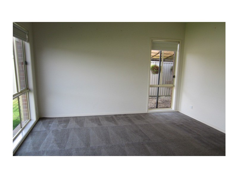 13 Fetlock Lane, Cranbourne East VIC 3977