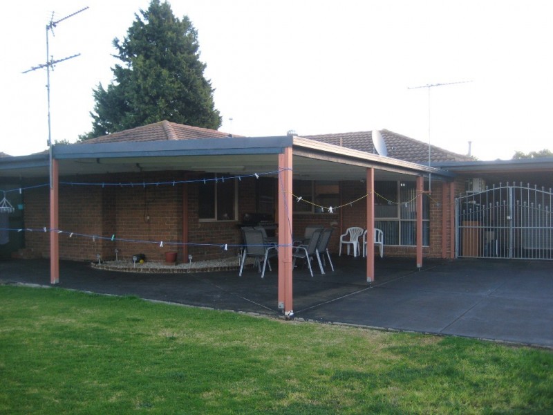 9 Diosma Court, Cranbourne North VIC 3977