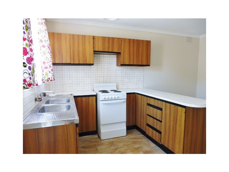 3/2B Tucker Street, Cranbourne VIC 3977