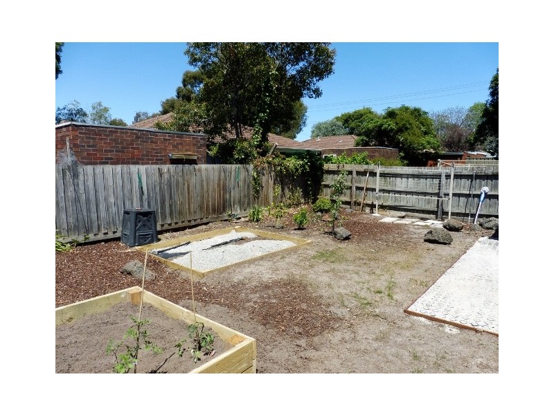 3/2B Tucker Street, Cranbourne VIC 3977