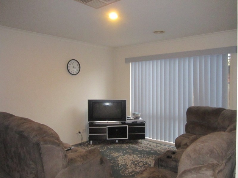 1 Dartmoor Drive, Cranbourne East VIC 3977