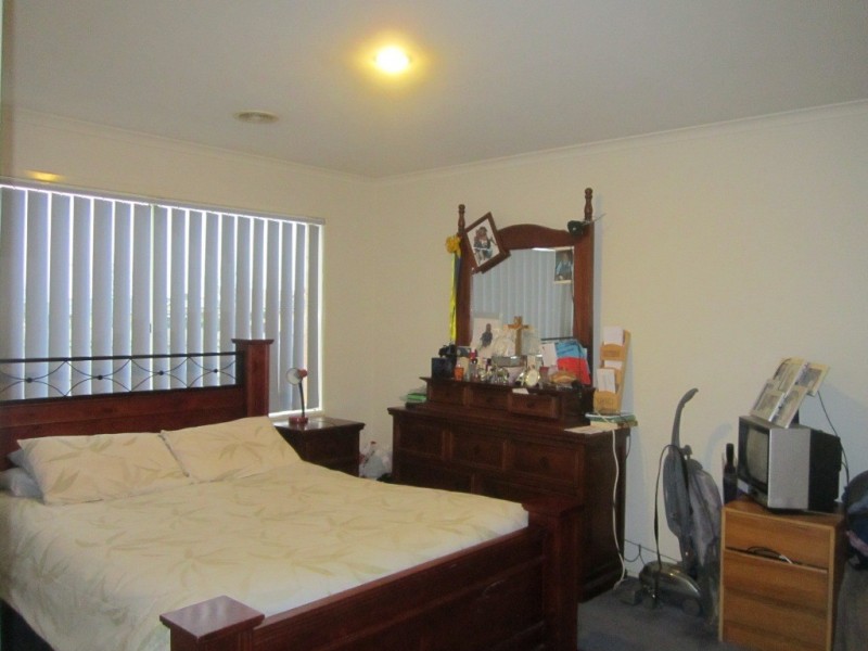 1 Dartmoor Drive, Cranbourne East VIC 3977