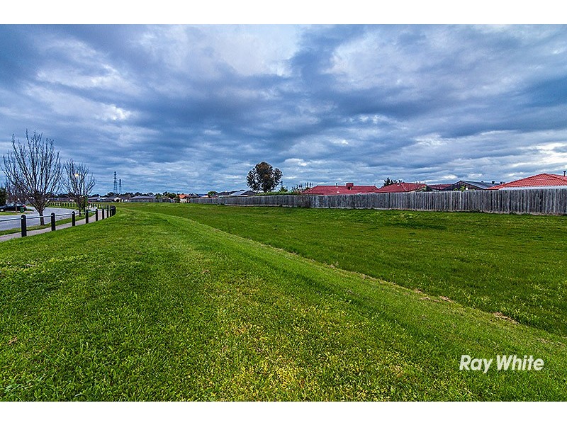 6 Carina Terrace, Cranbourne West VIC 3977