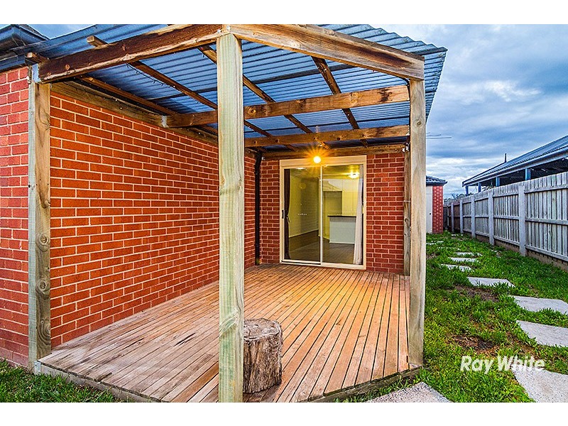 6 Carina Terrace, Cranbourne West VIC 3977