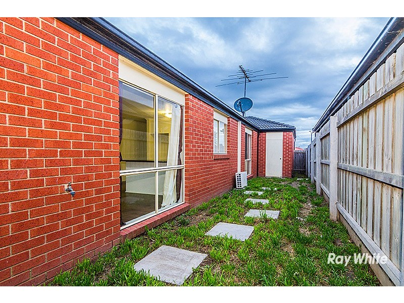6 Carina Terrace, Cranbourne West VIC 3977