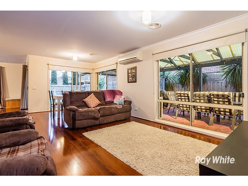 36 Henry Lawson Drive, Lynbrook VIC 3975