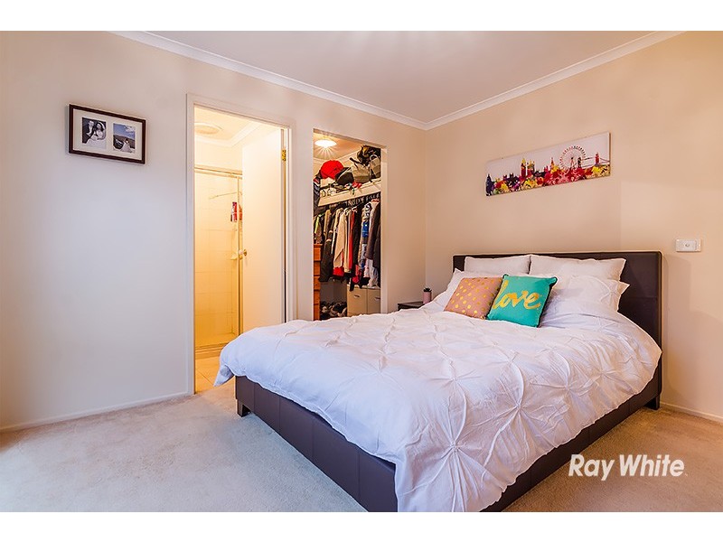 36 Henry Lawson Drive, Lynbrook VIC 3975