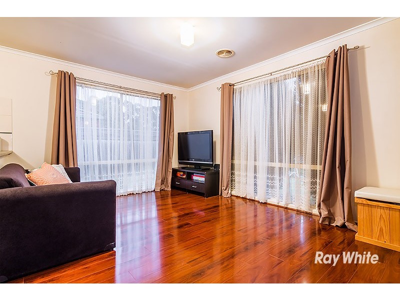 36 Henry Lawson Drive, Lynbrook VIC 3975