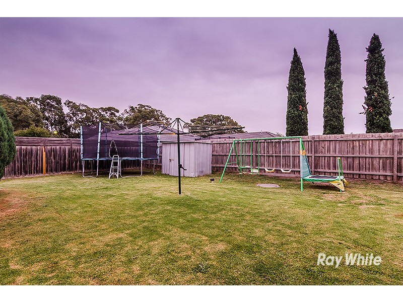 36 Henry Lawson Drive, Lynbrook VIC 3975