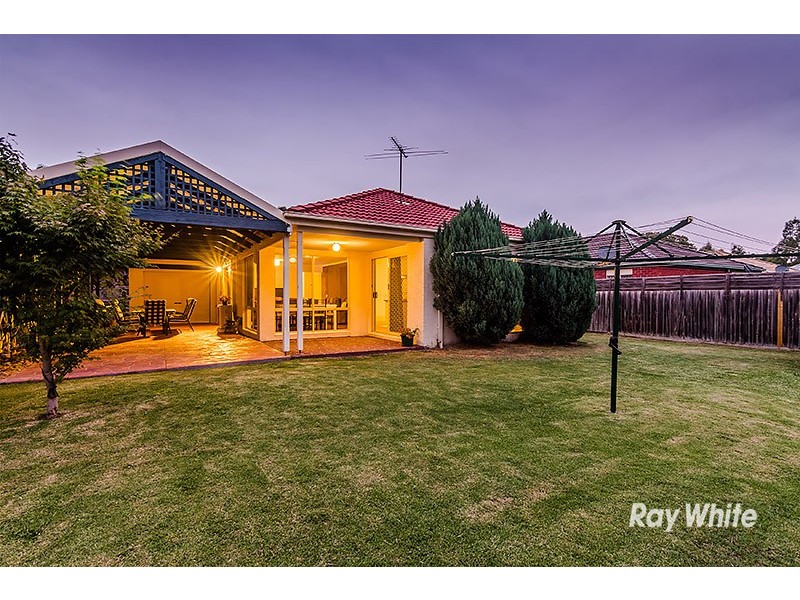 36 Henry Lawson Drive, Lynbrook VIC 3975