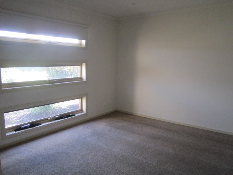 20 Cherry Blossom Chase, Pakenham VIC 3810