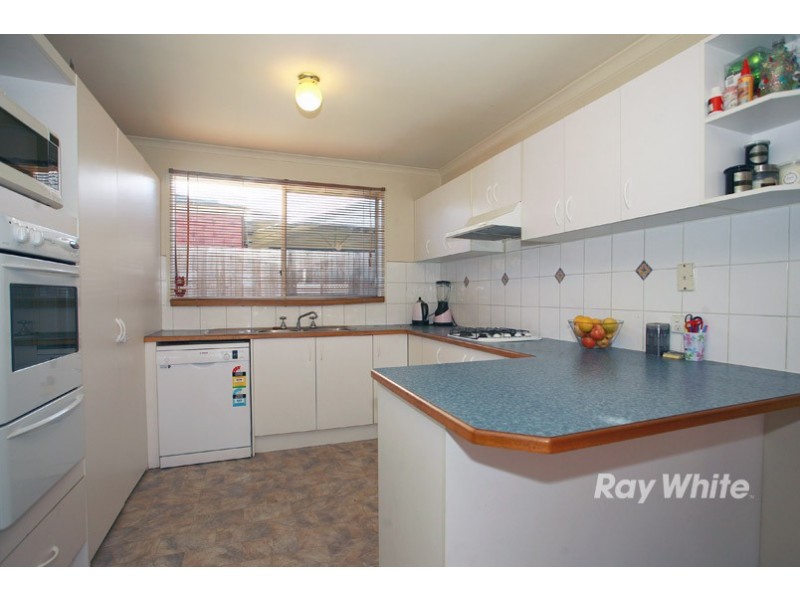 6 Tauna Place, Cranbourne VIC 3977