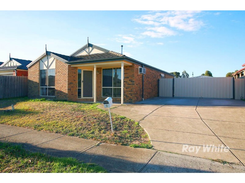 6 Tauna Place, Cranbourne VIC 3977