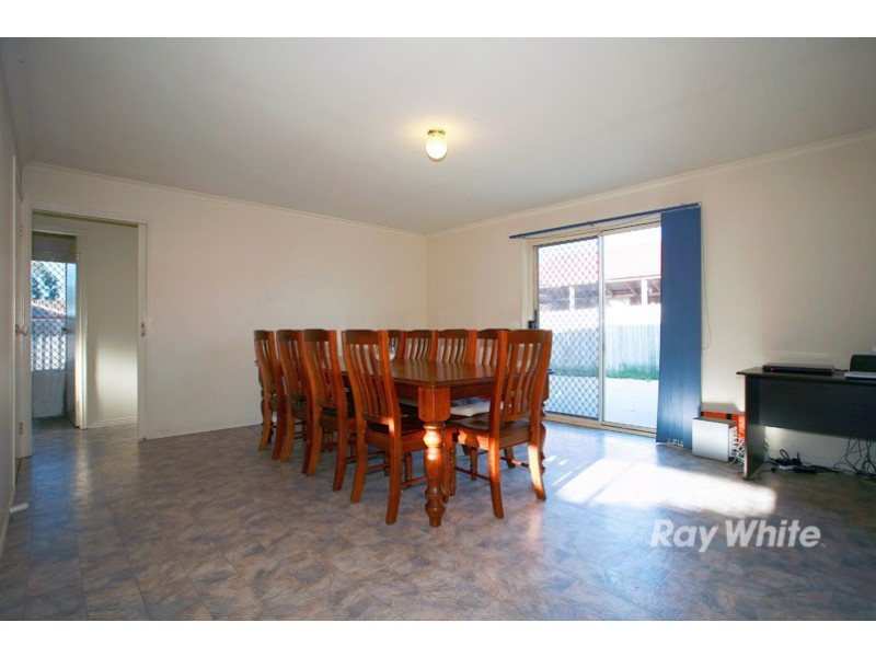 6 Tauna Place, Cranbourne VIC 3977