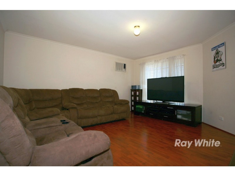 6 Tauna Place, Cranbourne VIC 3977