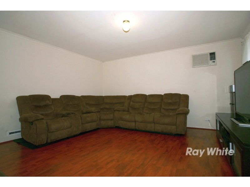 6 Tauna Place, Cranbourne VIC 3977