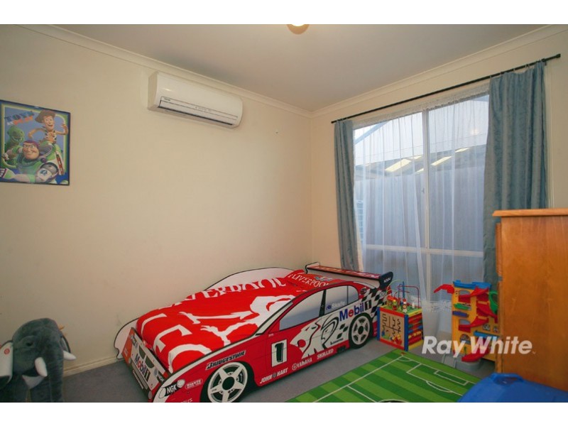 6 Tauna Place, Cranbourne VIC 3977