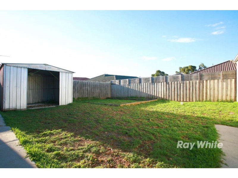 6 Tauna Place, Cranbourne VIC 3977